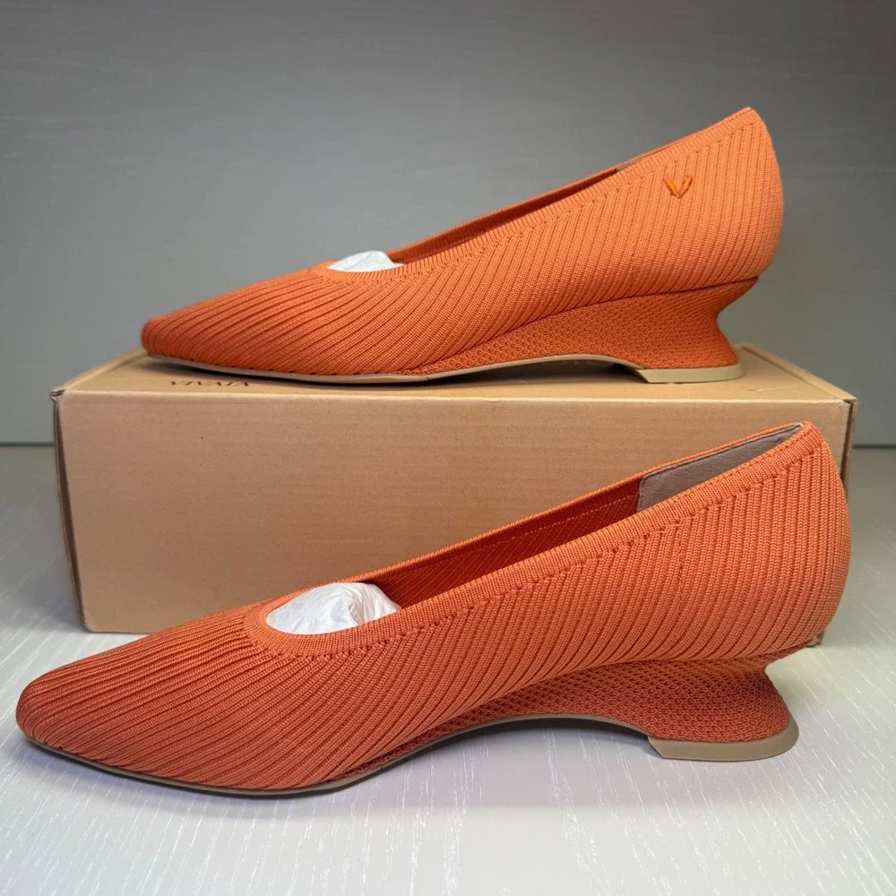 VIVAIA Pointed-Toe Striped Wedge‎ EU 37.5 / US 7